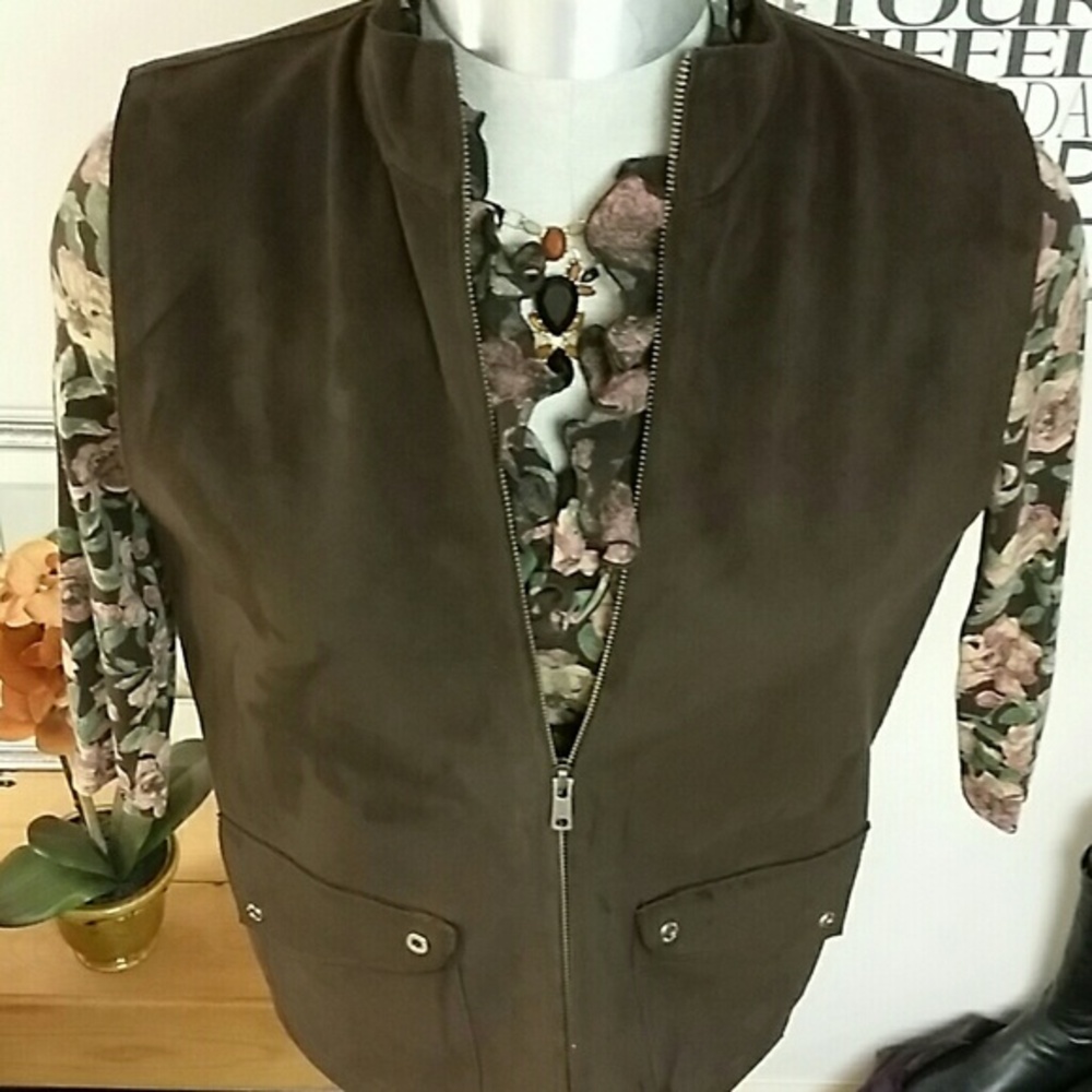 Petite Ralph Lauren suede look vest🍁 - Picture 2 of 5
